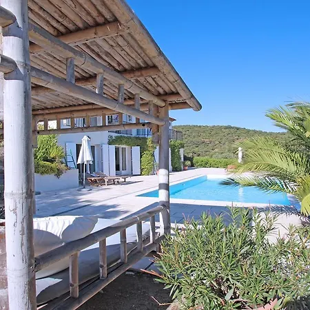 فيلة La Petite Bastide Grimaudoise *