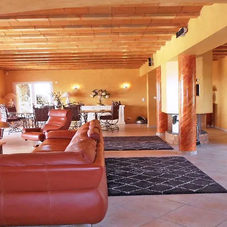 La Petite Bastide Grimaudoise فيلة *