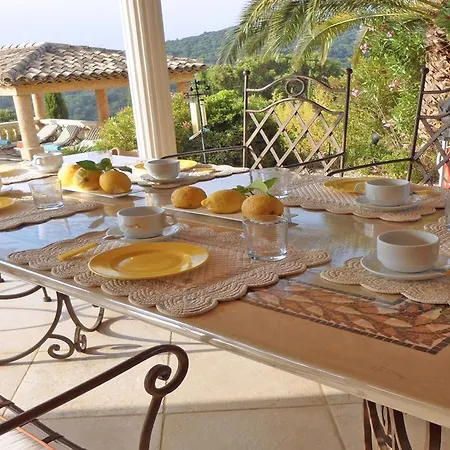 فيلة La Petite Bastide Grimaudoise غريمو